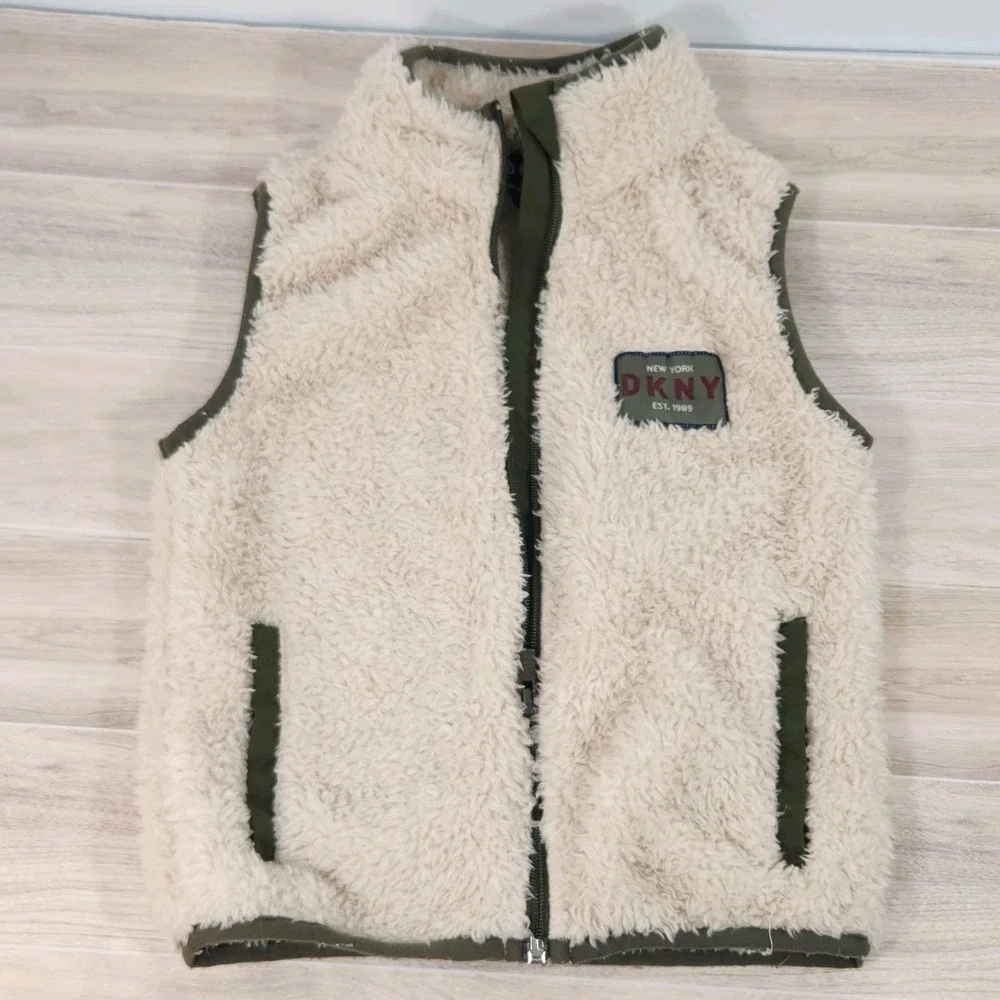 DKNY Toddler Girls‎ Sherpa Fleece Zip Front Sleeveless Vest w/Pockets, size 4T